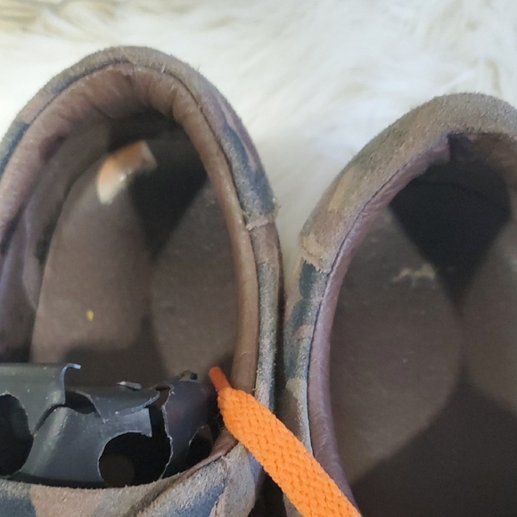 J Slides Camouflage Sneakers with Orange Laces - Picture 13 of 13